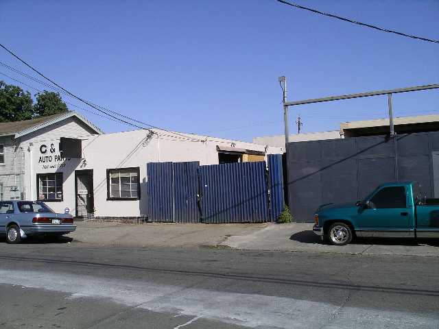 944 86TH AVE, OAKLAND, California 94621-1642, ,Comm Industrial For Sale,For Sale,86TH AVE,40934379