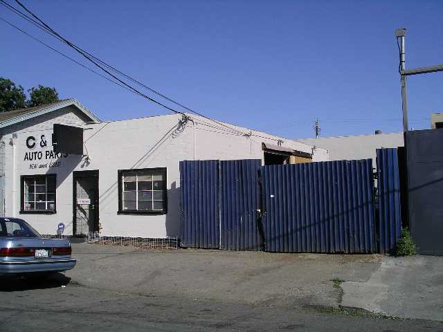944 86TH AVE, OAKLAND, California 94621-1642, ,Comm Industrial For Sale,For Sale,86TH AVE,40934379