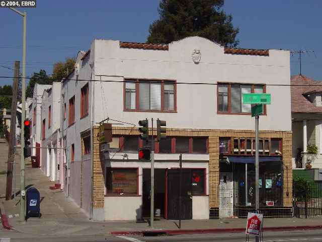 2101 14TH AVE, OAKLAND, California 94606-4007, ,Comm Ri Multi-units 5+,For Sale,14TH AVE,40044832