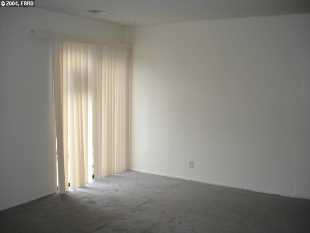 1127 23RD ST, OAKLAND, California 94606-3182, ,Comm Ri Multi-units 5+,For Sale,23RD ST,40049677