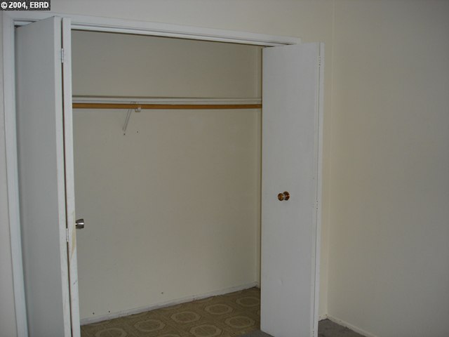1127 23RD ST, OAKLAND, California 94606-3182, ,Comm Ri Multi-units 5+,For Sale,23RD ST,40049677