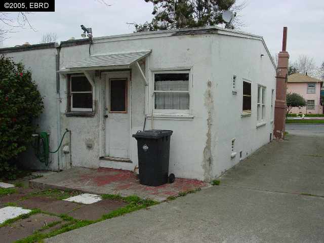 1276 UNIVERSITY AVE, BERKELEY, California 94702-1725, ,Comm Industrial For Sale,For Sale,UNIVERSITY AVE,40935128