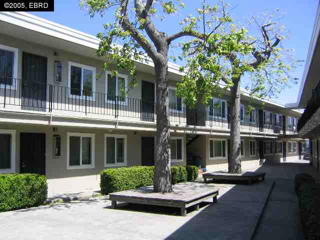 1080 STANFORD AVE, OAKLAND, California 94608-2350, ,Comm Ri Multi-units 5+,For Sale,STANFORD AVE,40075300