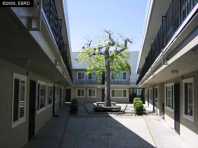 1080 STANFORD AVE, OAKLAND, California 94608-2350, ,Comm Ri Multi-units 5+,For Sale,STANFORD AVE,40075300