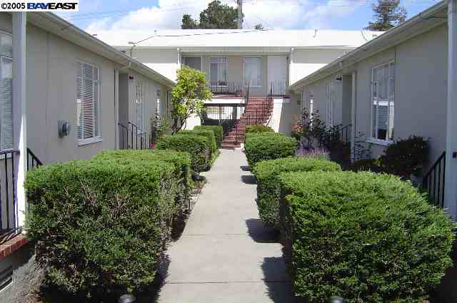 1124 DWIGHT WAY, BERKELEY, California 94702-2044, ,Comm Ri Multi-units 5+,For Sale,DWIGHT WAY,40082431