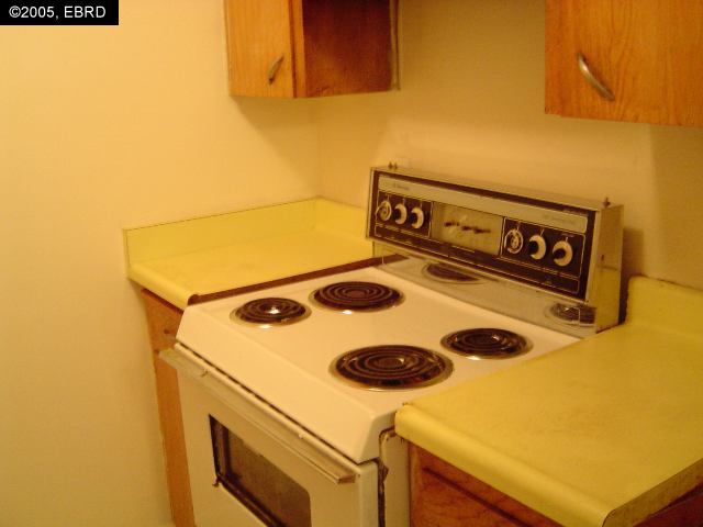 6400 MACARTHUR BLVD, OAKLAND, California 94605-2171, ,Comm Ri Multi-units 5+,For Sale,MACARTHUR BLVD,40082892