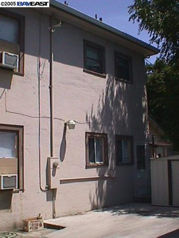 613 MADISON ST, STOCKTON, California 95202-1918, ,Comm Ri Multi-units 5+,For Sale,MADISON ST,40084199