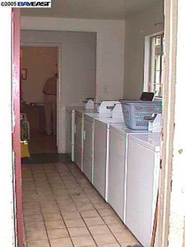 638 MADISON ST, STOCKTON, California 95202-1948, ,Comm Ri Multi-units 5+,For Sale,MADISON ST,40084200