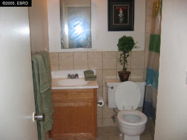2427 MCKINLEY AVENUE, BERKELEY, California 94703-1949, ,Comm Ri Multi-units 5+,For Sale,MCKINLEY AVENUE,40093078
