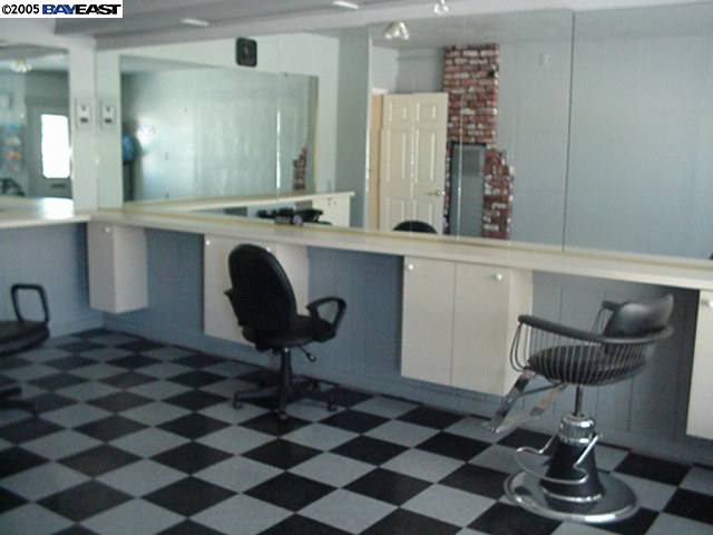 21071 Foothill Blvd, HAYWARD, California 94541, ,Comm Industrial For Lease,For Rent,Foothill Blvd,40934725