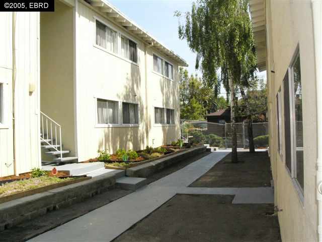 2125 10th Ave., OAKLAND, California 94606, ,Comm Ri Multi-units 5+,For Sale,10th Ave.,40094222