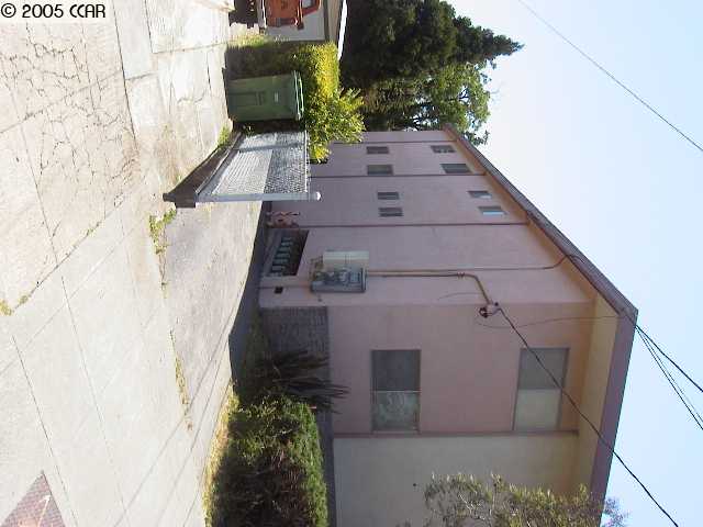 3234 MAPLE AVE, OAKLAND, California 94602-3733, ,Comm Ri Multi-units 5+,For Sale,MAPLE AVE,40096489