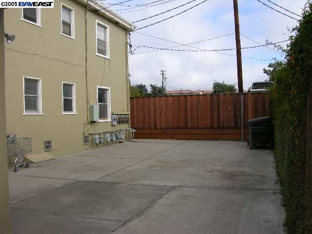 825 San Leandro Blvd, SAN LEANDRO, California 94577, ,Comm Ri Multi-units 5+,For Sale,San Leandro Blvd,40102175
