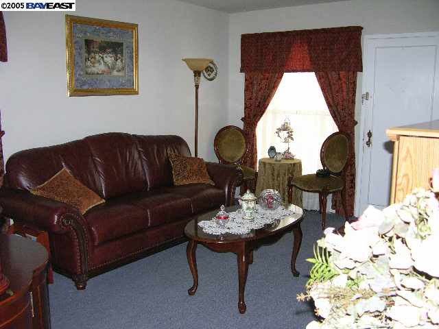 825 San Leandro Blvd, SAN LEANDRO, California 94577, ,Comm Ri Multi-units 5+,For Sale,San Leandro Blvd,40102175