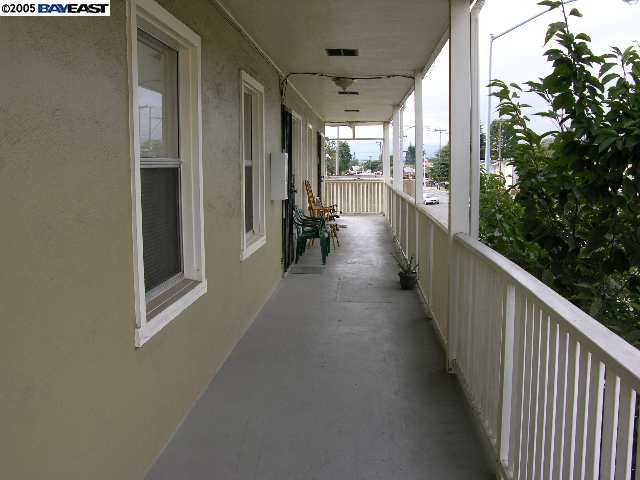 825 San Leandro Blvd, SAN LEANDRO, California 94577, ,Comm Ri Multi-units 5+,For Sale,San Leandro Blvd,40102175