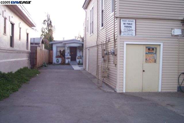 22211 MISSION BLVD, HAYWARD, California 94541-3909, ,Comm Ri Multi-units 5+,For Sale,MISSION BLVD,40133699