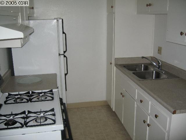 3966 CLAYTON RD, CONCORD, California 94521-2524, ,Comm Ri Multi-units 5+,For Sale,CLAYTON RD,40140430