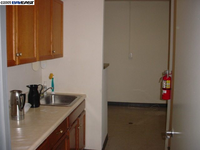 7977 Capwell Drive, Suite 200, OAKLAND, California 94621-2105, ,Comm Industrial For Lease,For Rent,Capwell Drive, Suite 200,40934860