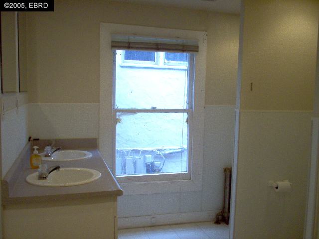 2434 PIEDMONT AVE, BERKELEY, California 94704-2455, ,Comm Ri Multi-units 5+,For Sale,PIEDMONT AVE,40165624