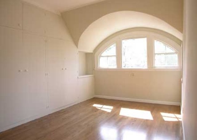 305 VERNON ST, OAKLAND, California 94610-3040, ,Comm Ri Multi-units 5+,For Sale,VERNON ST,40179158
