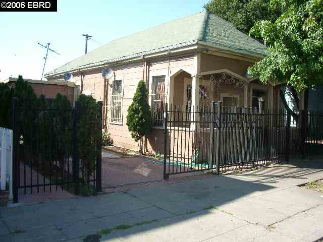 1511 17TH AVE, OAKLAND, California 94606-4529, ,Comm Ri Multi-units 5+,For Sale,17TH AVE,40189457
