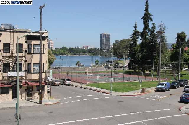 211 FOOTHILL BLVD, OAKLAND, California 94606-1722, ,Comm Industrial For Lease,For Rent,FOOTHILL BLVD,40935145