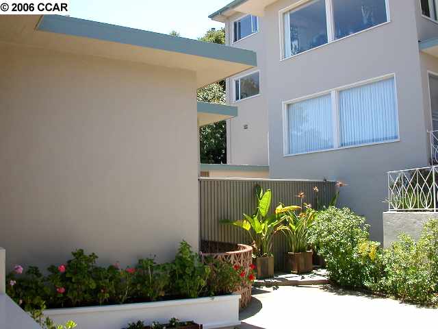18 Mounds Road, SAN MATEO, California 94402-1252, ,Comm Ri Multi-units 5+,For Sale,Mounds Road,40193228