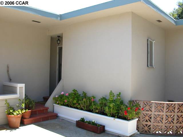 18 Mounds Road, SAN MATEO, California 94402-1252, ,Comm Ri Multi-units 5+,For Sale,Mounds Road,40193228