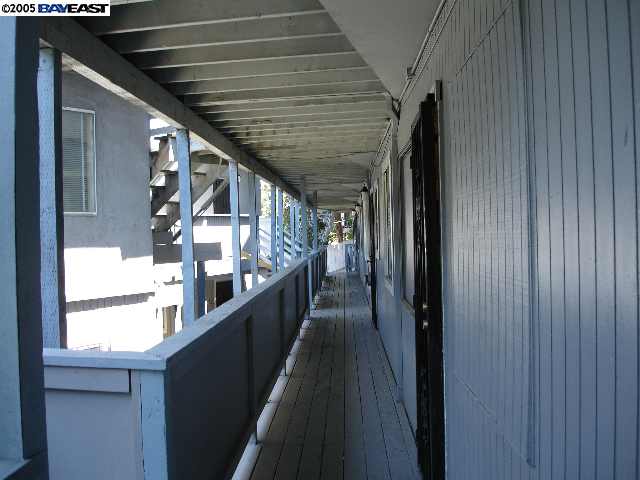 1810 25TH ST, OAKLAND, California 94606-3336, ,Comm Ri Multi-units 5+,For Sale,25TH ST,40198320