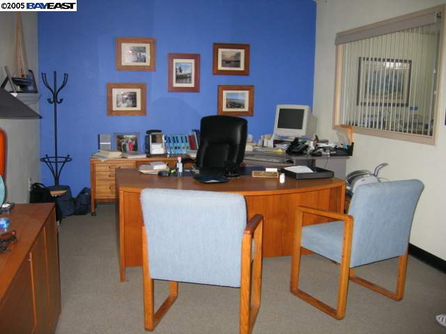 1247 BANCROFT AVE, SAN LEANDRO, California 94577-3858, ,Comm Industrial For Lease,For Rent,BANCROFT AVE,40935205