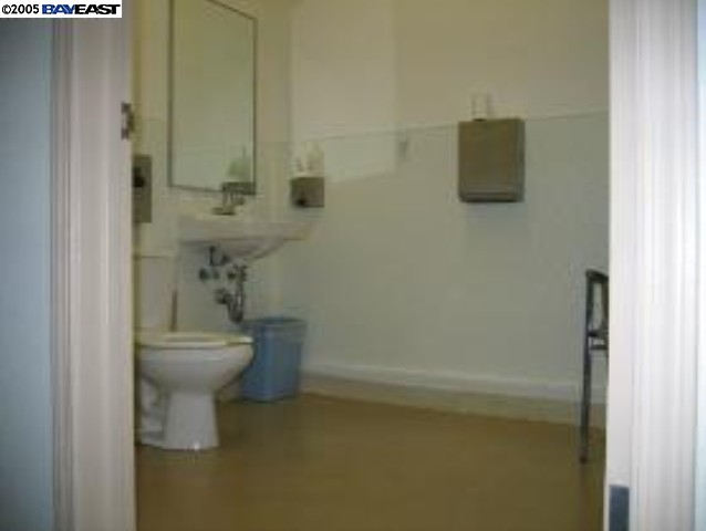 1247 BANCROFT AVE, SAN LEANDRO, California 94577-3858, ,Comm Industrial For Lease,For Rent,BANCROFT AVE,40935205