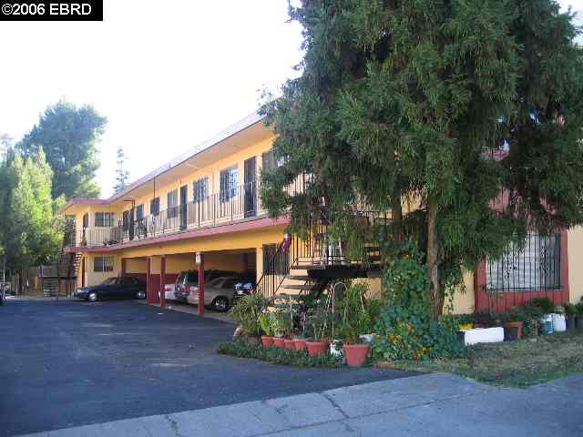 1017 22ND ST, OAKLAND, California 94606-2631, ,Comm Ri Multi-units 5+,For Sale,22ND ST,40200717