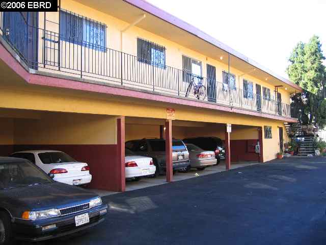1017 22ND ST, OAKLAND, California 94606-2631, ,Comm Ri Multi-units 5+,For Sale,22ND ST,40200717