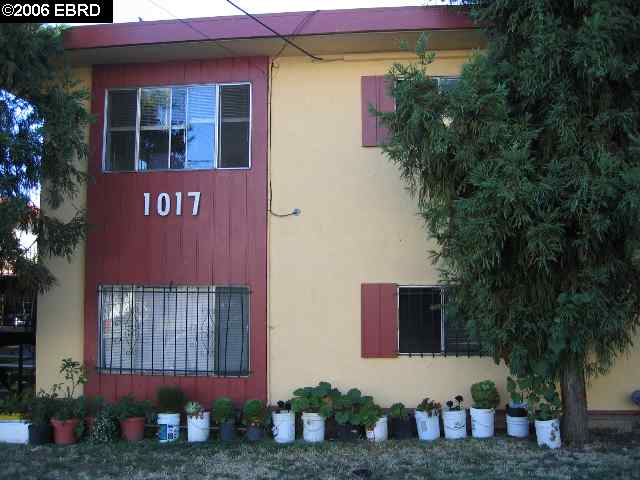 1017 22ND ST, OAKLAND, California 94606-2631, ,Comm Ri Multi-units 5+,For Sale,22ND ST,40200717
