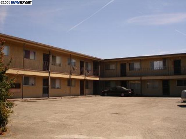35 ESTABROOK ST, SAN LEANDRO, California 94577-5907, ,Comm Ri Multi-units 5+,For Sale,ESTABROOK ST,40202480