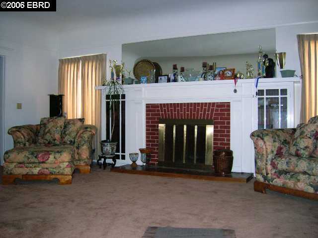 2926 STANTON ST, BERKELEY, California 94702-2512, ,Comm Ri Multi-units 5+,For Sale,STANTON ST,40215930