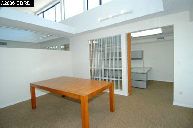5767 BROADWAY, OAKLAND, California 94618-1571, ,Comm Industrial For Lease,For Rent,BROADWAY,40935340