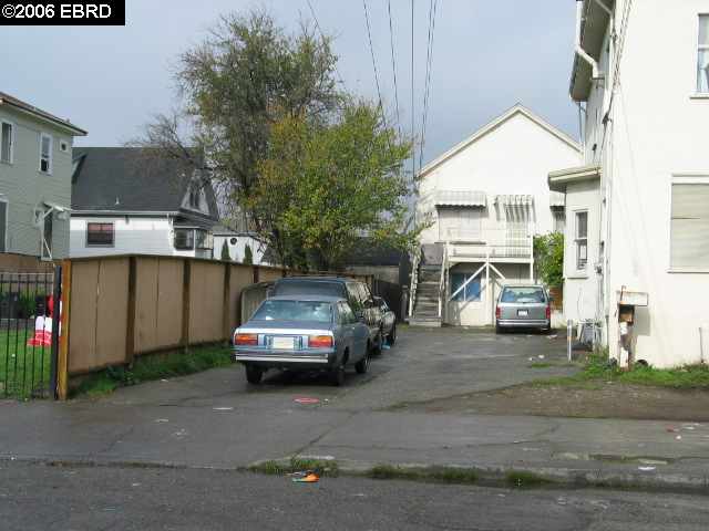 880-82 31ST ST, OAKLAND, California 94608-4302, ,Comm Ri Multi-units 5+,For Sale,31ST ST,40230321