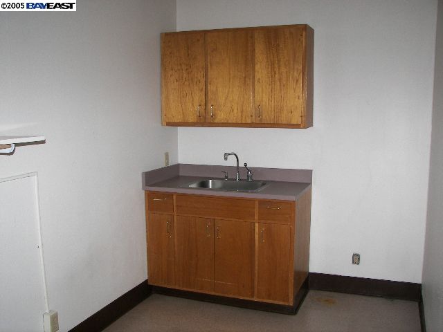 21550 FOOTHILL BLVD, HAYWARD, California 94541-2111, ,Comm Industrial For Lease,For Rent,FOOTHILL BLVD,40935430