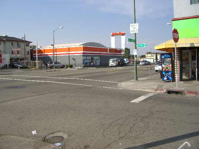 1409 102nd Aveune, OAKLAND, California 94603-3223, ,Comm Ri Multi-units 5+,For Sale,102nd Aveune,40241573
