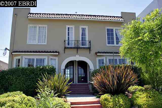 743 HILLGIRT CIRCLE, OAKLAND, California 94610, ,Comm Ri Multi-units 5+,For Sale,HILLGIRT CIRCLE,40266551