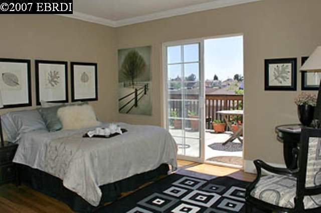 743 HILLGIRT CIRCLE, OAKLAND, California 94610, ,Comm Ri Multi-units 5+,For Sale,HILLGIRT CIRCLE,40266551