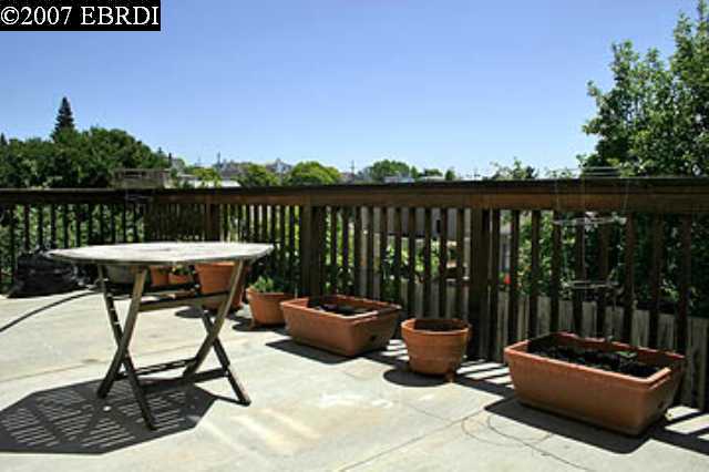 743 HILLGIRT CIRCLE, OAKLAND, California 94610, ,Comm Ri Multi-units 5+,For Sale,HILLGIRT CIRCLE,40266551