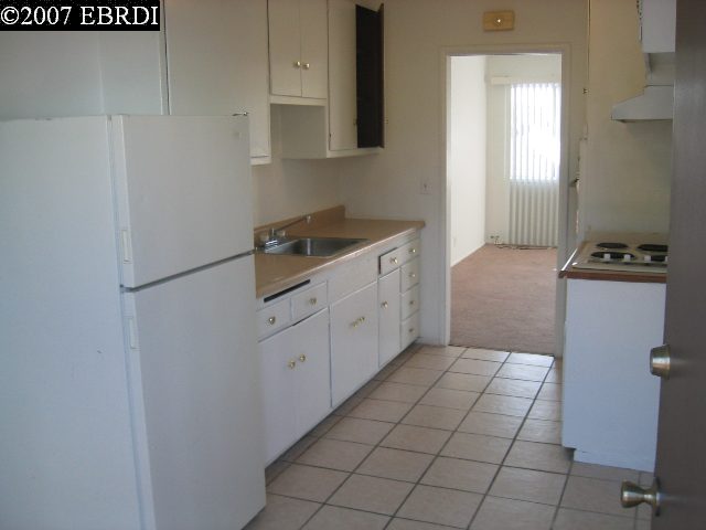 9426 HILLSIDE ST, OAKLAND, California 94603-1985, ,Comm Ri Multi-units 5+,For Sale,HILLSIDE ST,40269308