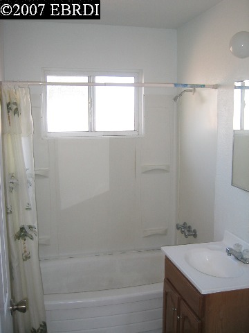 9426 HILLSIDE ST, OAKLAND, California 94603-1985, ,Comm Ri Multi-units 5+,For Sale,HILLSIDE ST,40269308