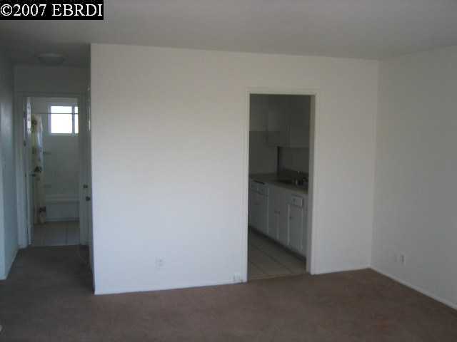 9426 HILLSIDE ST, OAKLAND, California 94603-1985, ,Comm Ri Multi-units 5+,For Sale,HILLSIDE ST,40269308