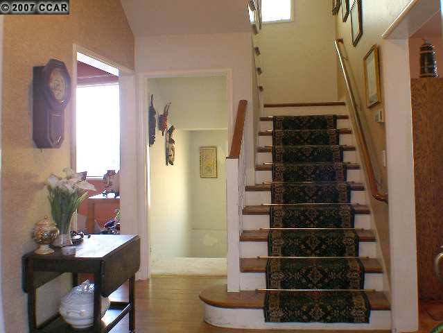 2421 7th Avenue, OAKLAND, California 94606, ,Comm Ri Multi-units 5+,For Sale,7th Avenue,40287384