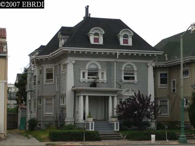 3227 TELEGRAPH AVE, OAKLAND, California 94609-3015, ,Comm Ri Multi-units 5+,For Sale,TELEGRAPH AVE,40288950