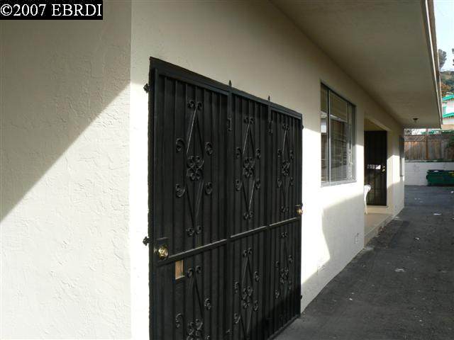9222 MACARTHUR BLVD, OAKLAND, California 94605-4346, ,Comm Ri Multi-units 5+,For Sale,MACARTHUR BLVD,40290505