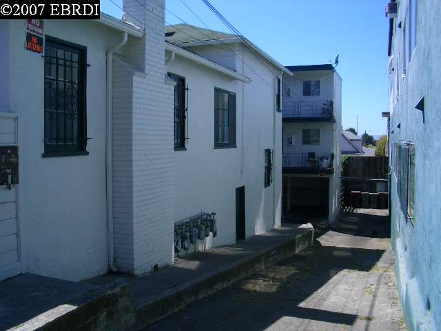 721 19TH ST, OAKLAND, California 94606-2522, ,Comm Ri Multi-units 5+,For Sale,19TH ST,40292288